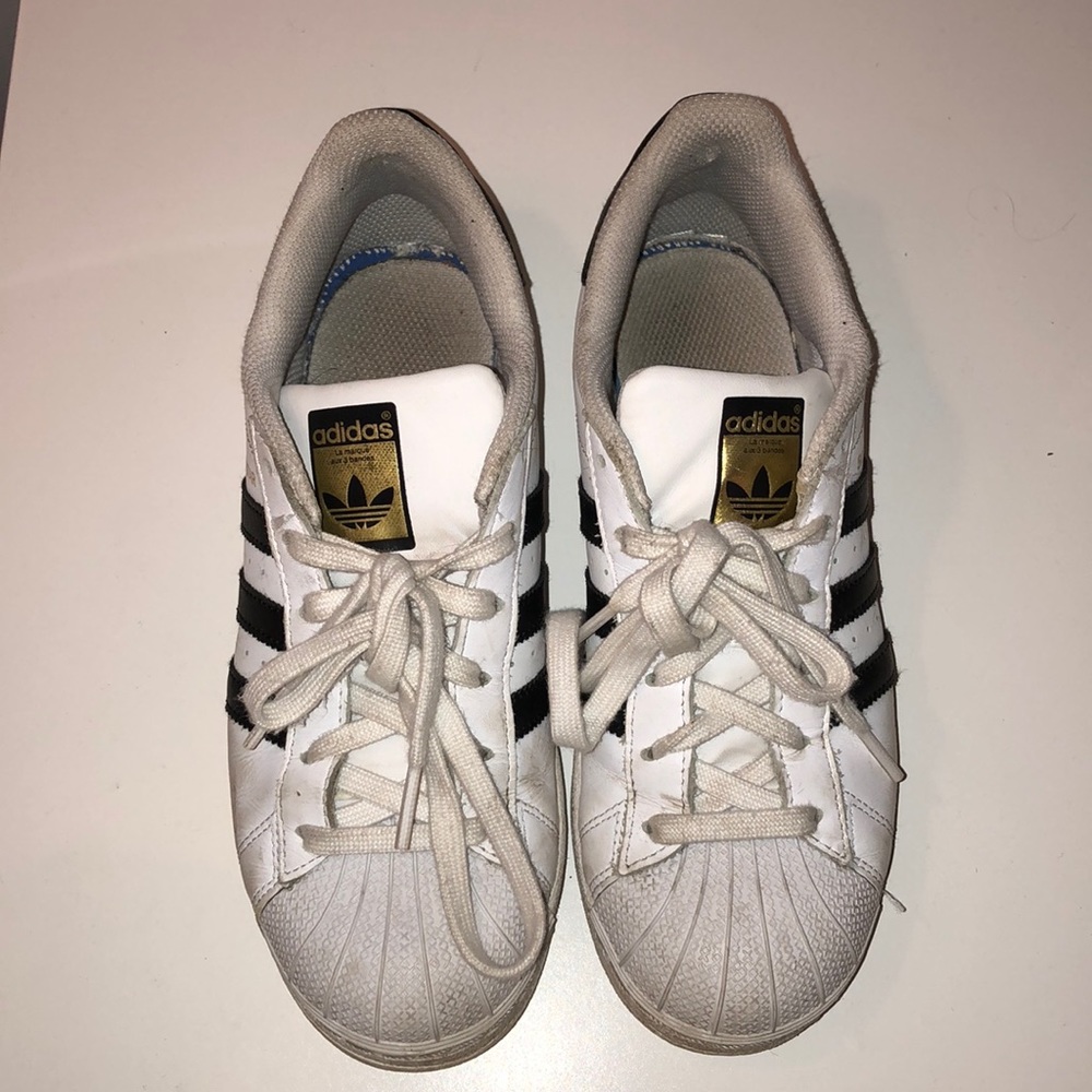 Adidas superstars